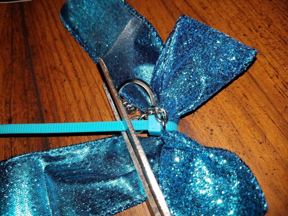 how-to-make-a-bow-keychain-cheer-gift