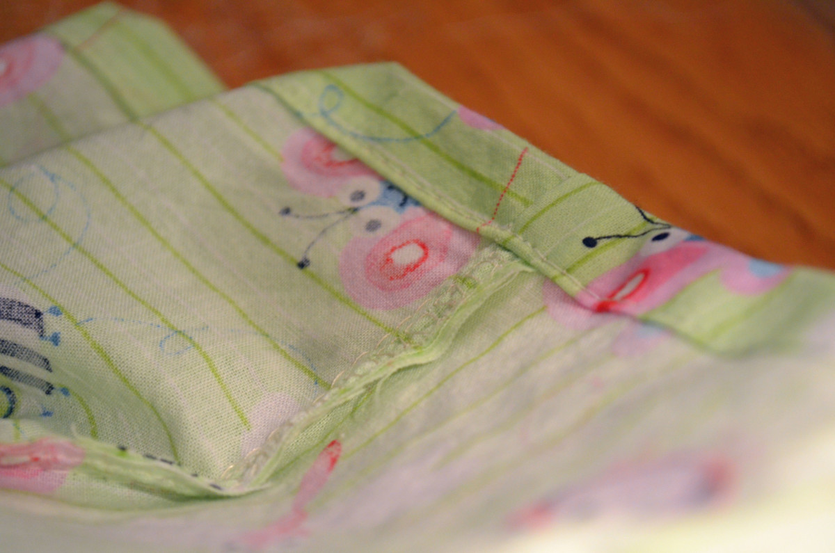 DIY Fitted Crib Sheets