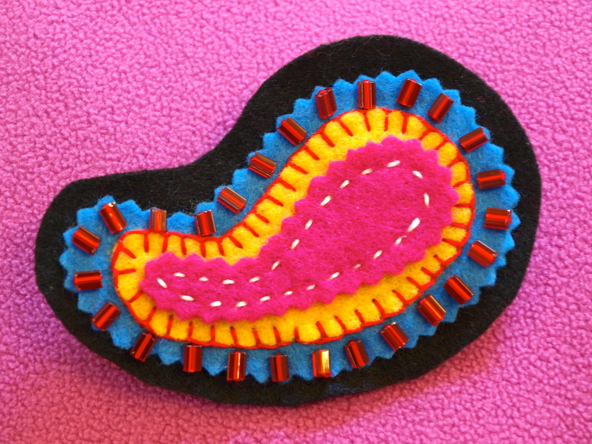 How to Make a Felt Brooch - FeltMagnet