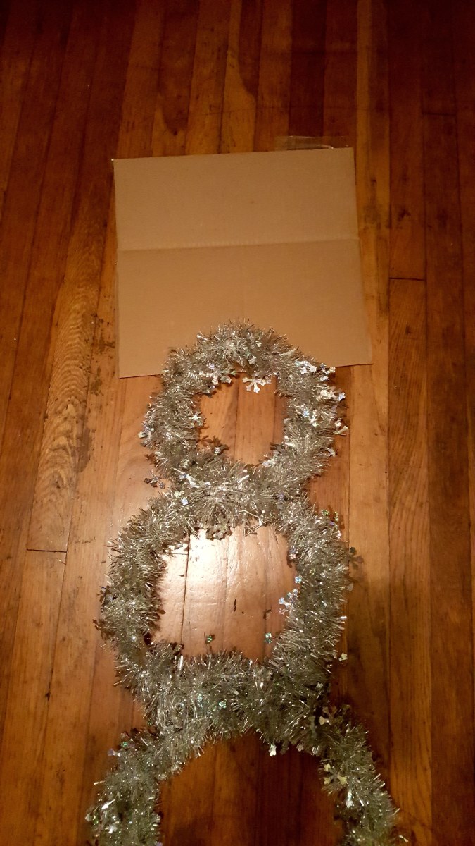 How to Make a Festive Snowman Wire Wreath - HubPages