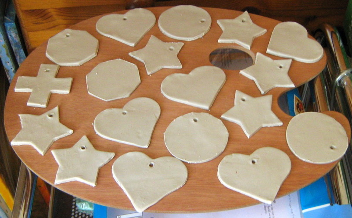 How to Make Handmade Christmas Tree Decorations With AirDry Clay Holidappy