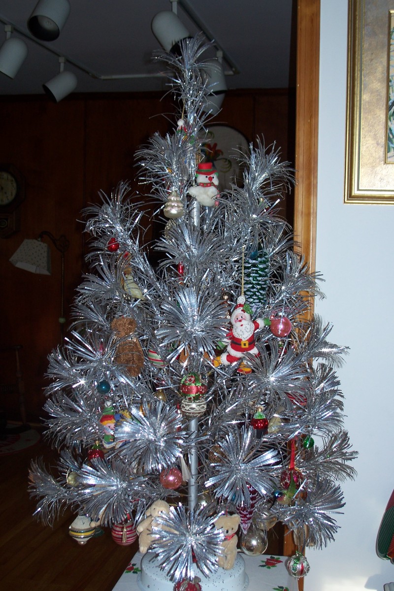 My wonderful Pom Pom Sparkler aluminum Christmas tree!
