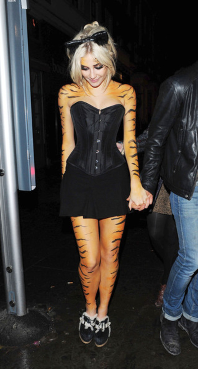 Pixie Lott With Tiger Makeup and Body Paint