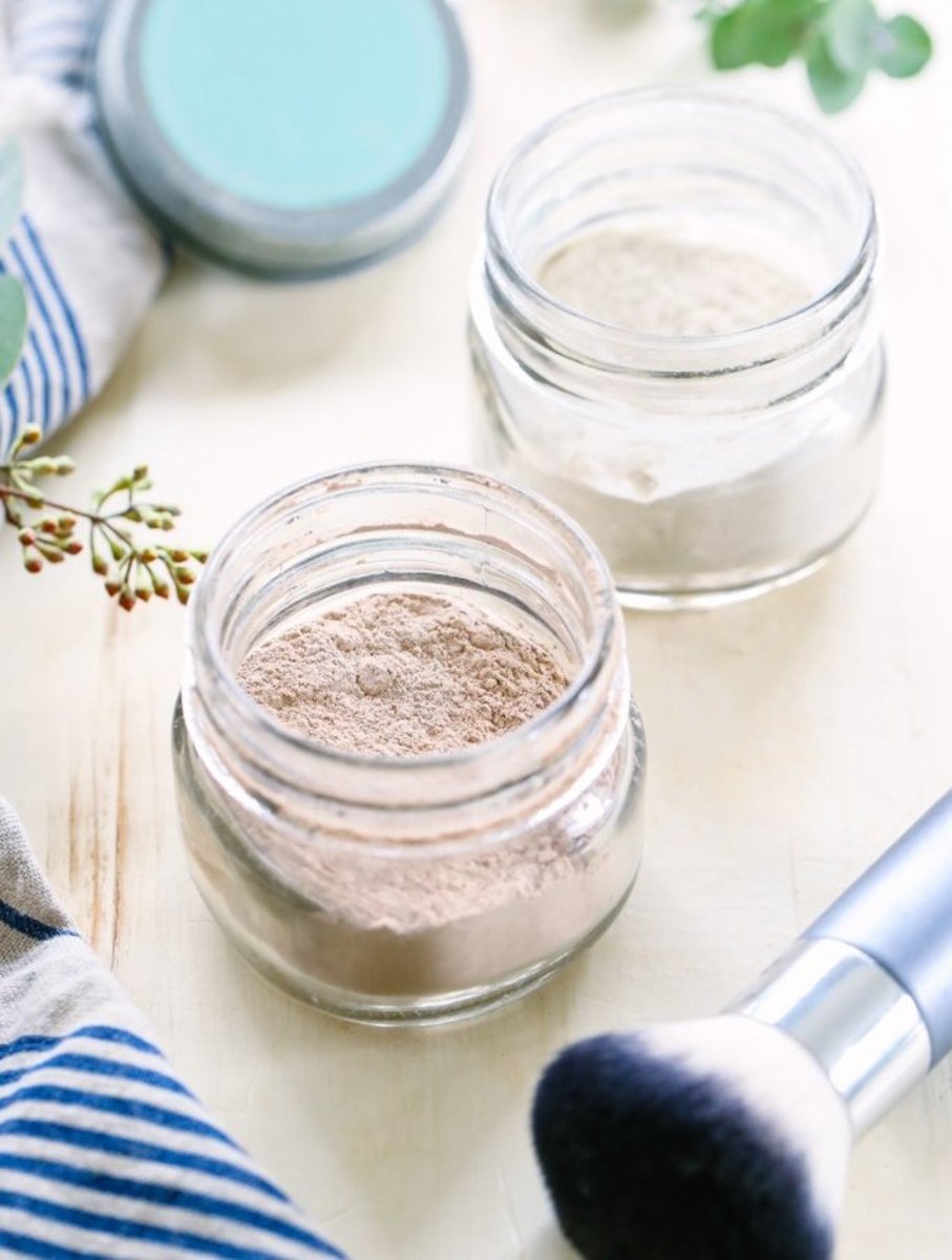 Homemade, all-natural dry shampoo is a nice gift for a super busy mom. 