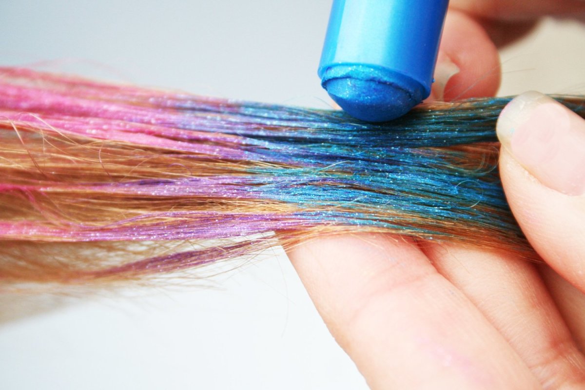 Hair chalk allows you to change hair color temporarily for up to three days!