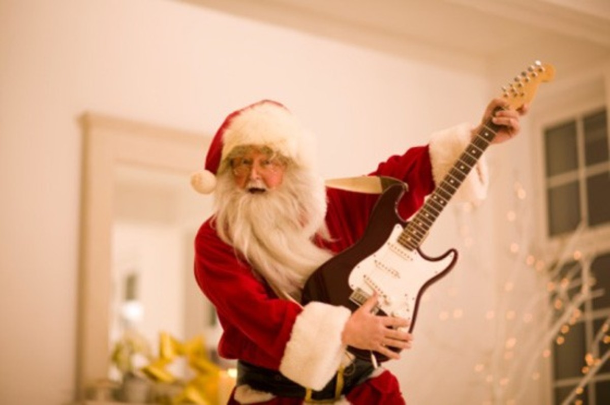 Santa Claus gettin down on the guitar