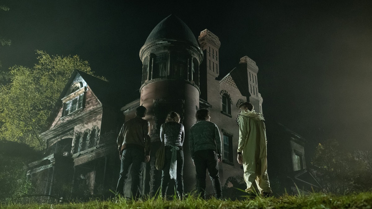 scary-stories-to-tell-in-the-dark-2019-a-boogedy-boo-movie-review