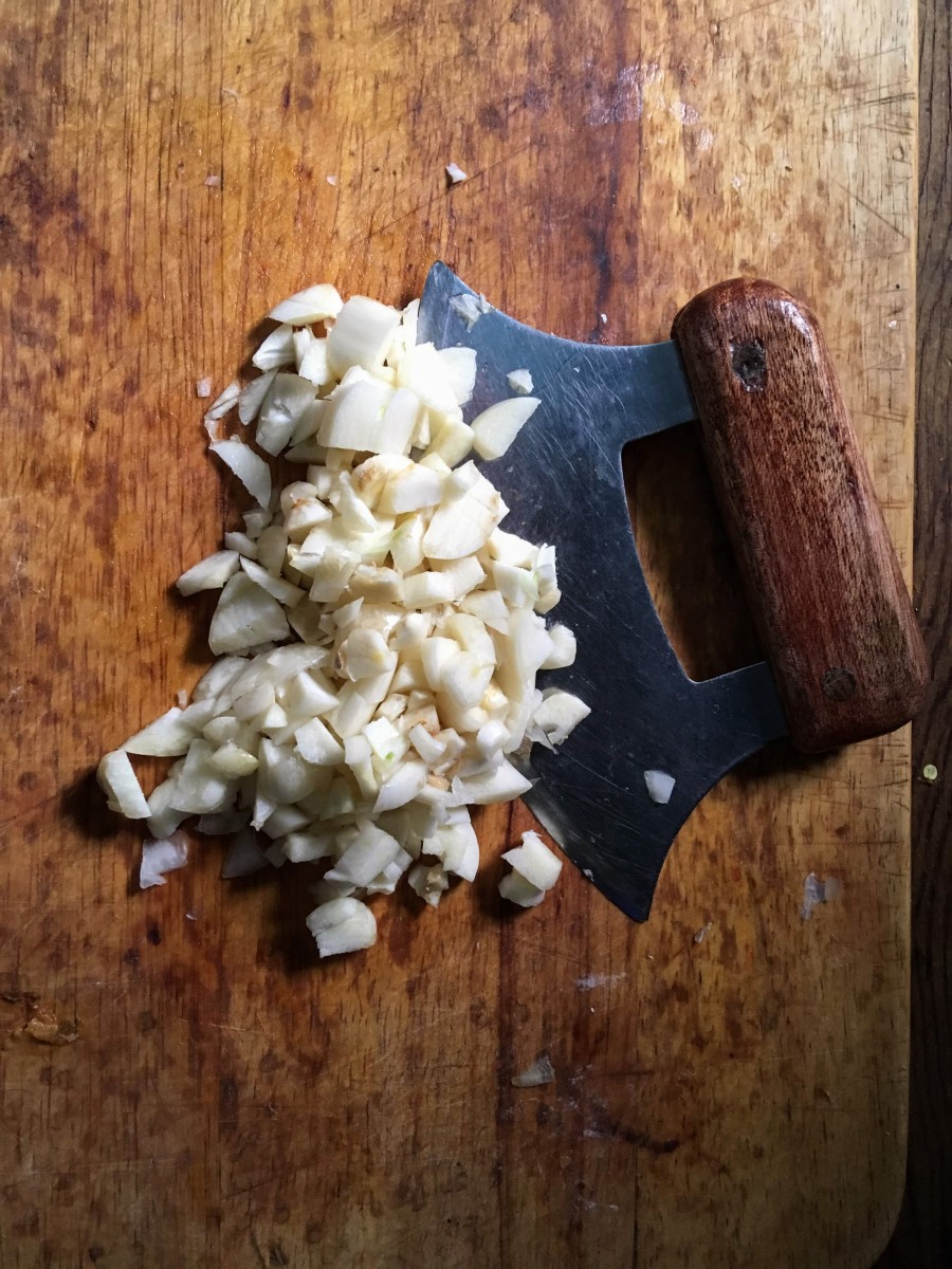 Ulu or Alaskan Knife: Handy Kitchen Tool