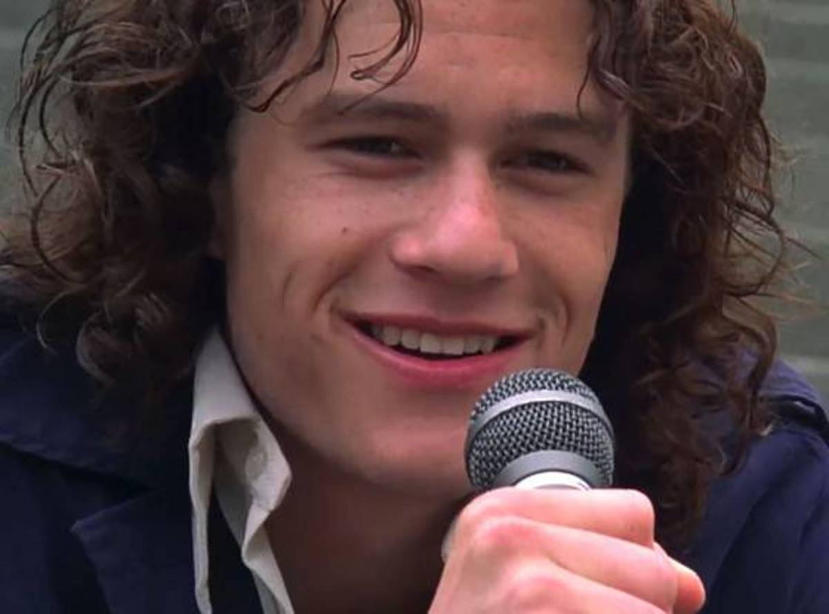 Heath Ledger singing "Can't Take My Eyes Off Of You."