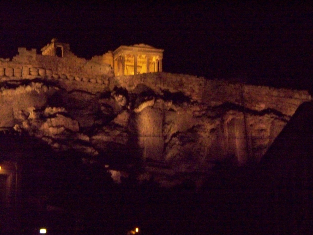 The Erecthion at night