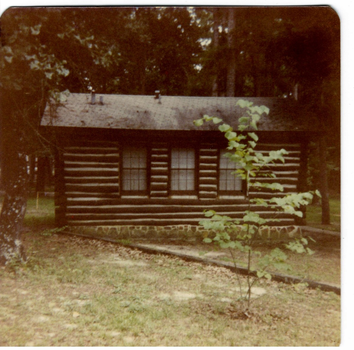 Rustic Log Cabin on Lake Caddo
