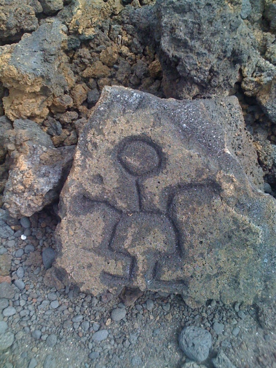 Be sure to look out for petroglyphs in this area as it is a significant place in Hawaiian history.