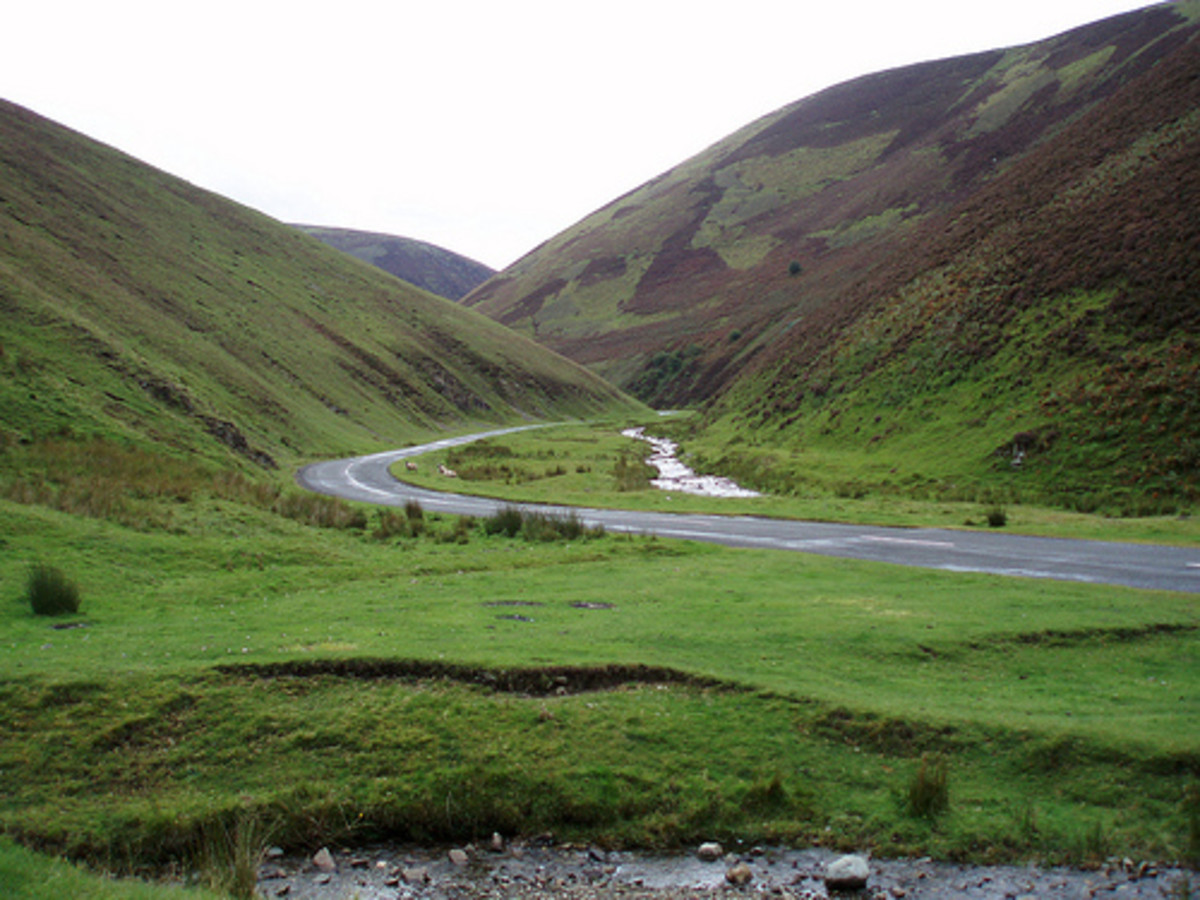 The base of the valley prior to the climb of Mennock Pass