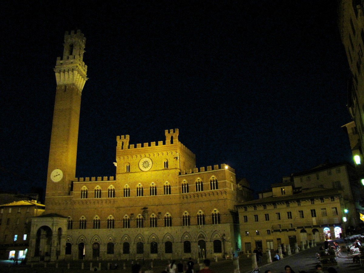 Visiting the Piazza del Campo of Siena, Italy - WanderWisdom