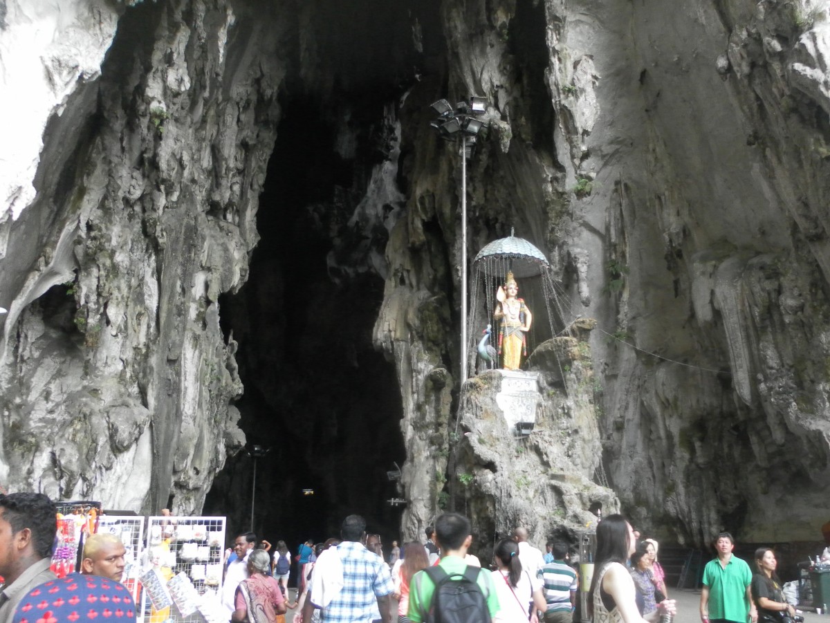 Entrance to the biggest cave at Batu Caves.