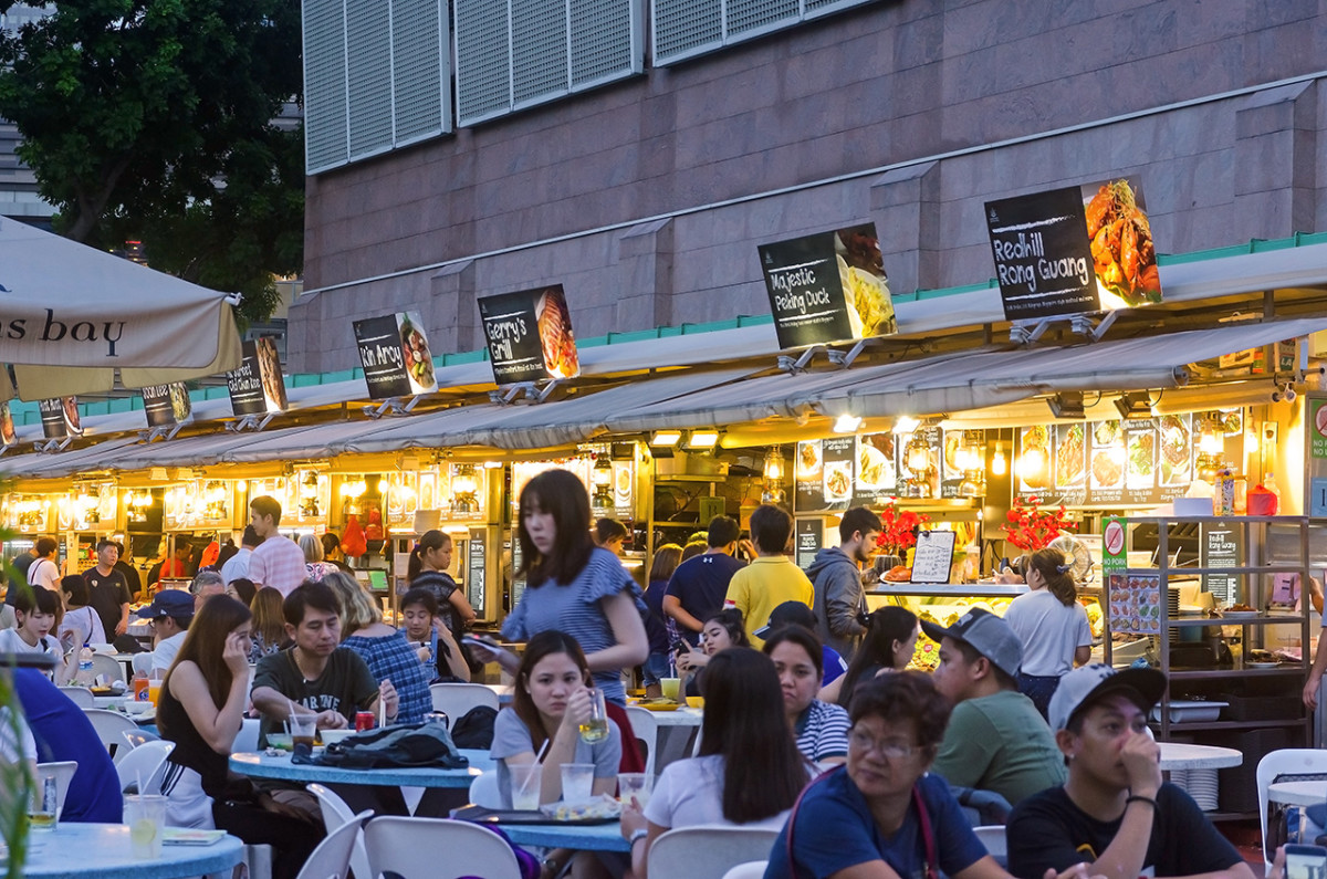 You don't necessarily have to travel to the residential areas for hawker centres. Makansutra Gluttons Bay is located right beside Marina Bay, next to Esplanade, Theatres on the Bay.