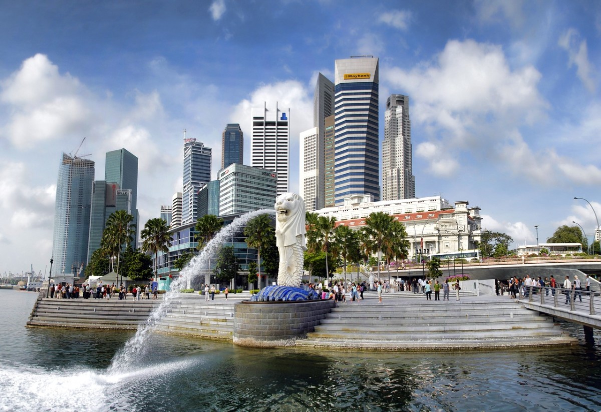 On a really warm day, your body loses fluids faster than the Singapore Merlion.