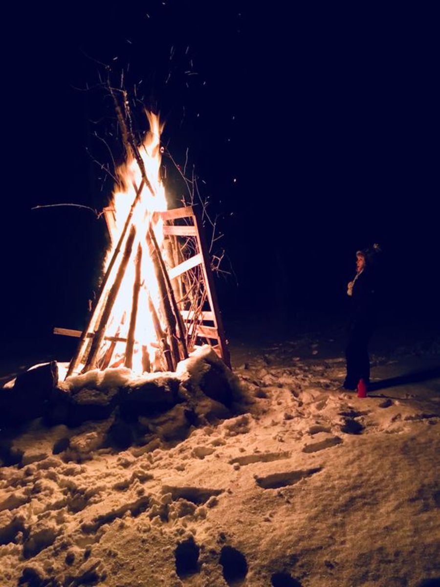 Getting wild with a snowy bonfire. 