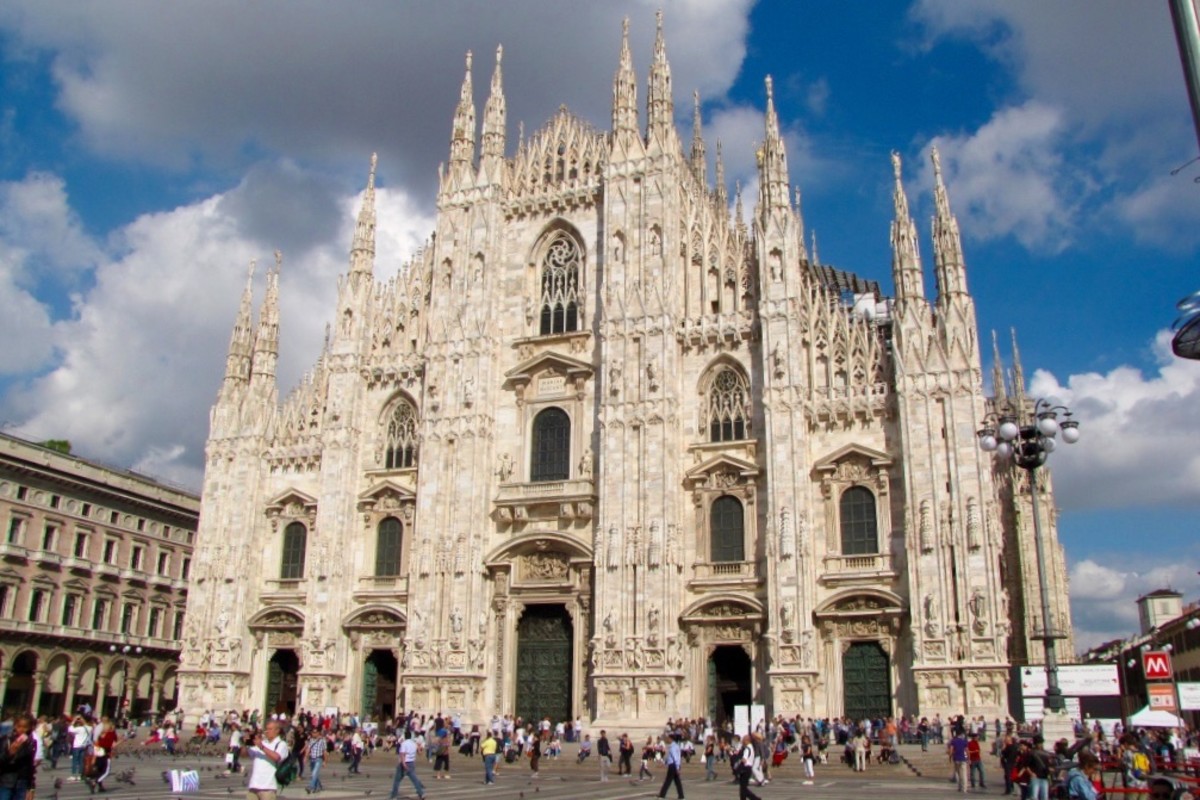 The always crowded Cathedral of Milan