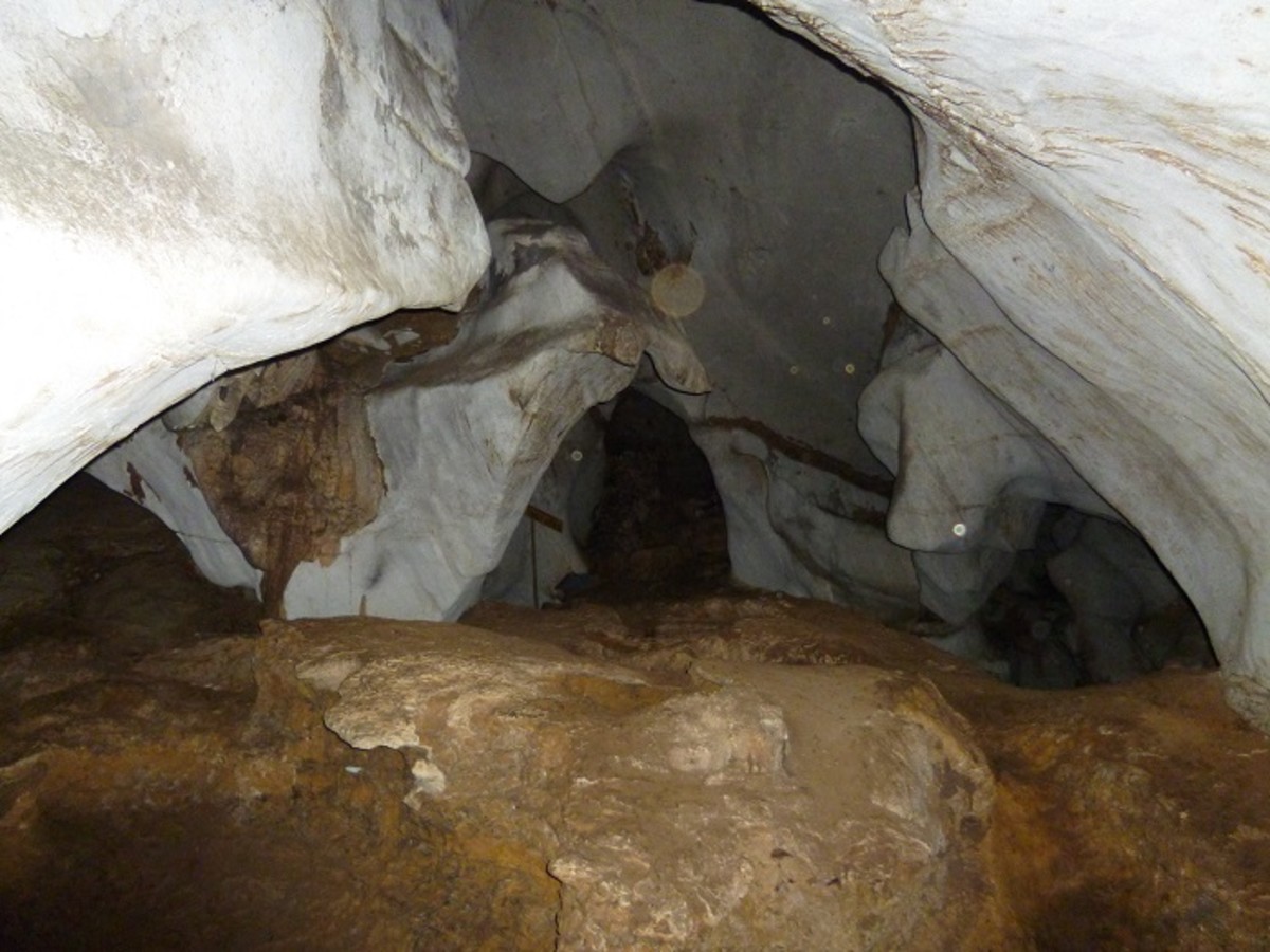 Inside Kao Rao Cave (Ban Nam Eng)