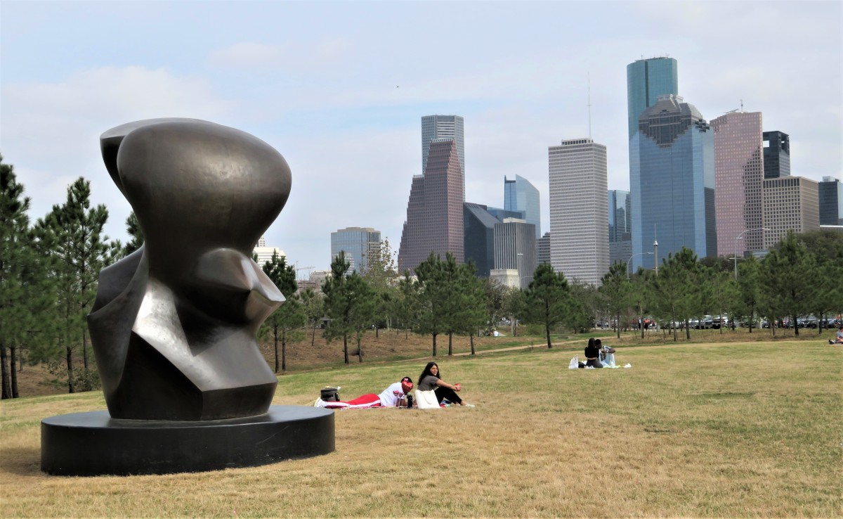 Henry Moore "Large Spindle Piece" sculpture in Eleanor Tinsley Park in Houston