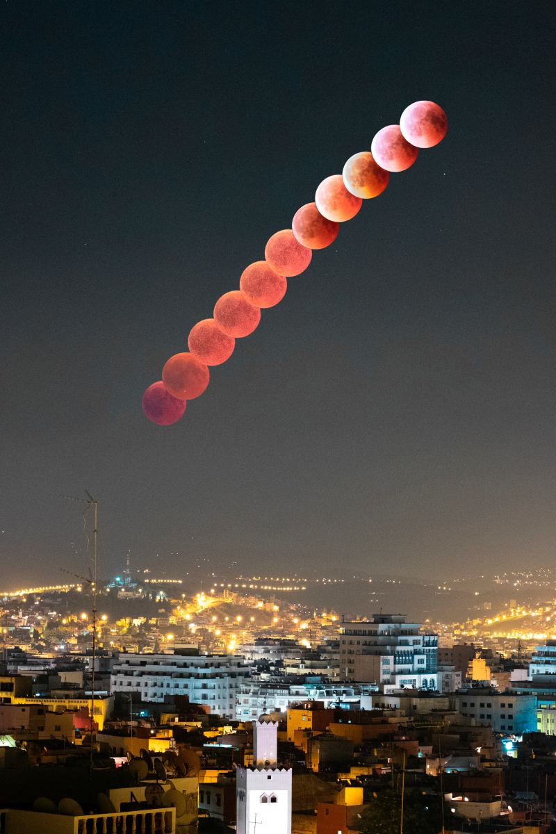 Lovely time-lapse of blood moon eclipse.