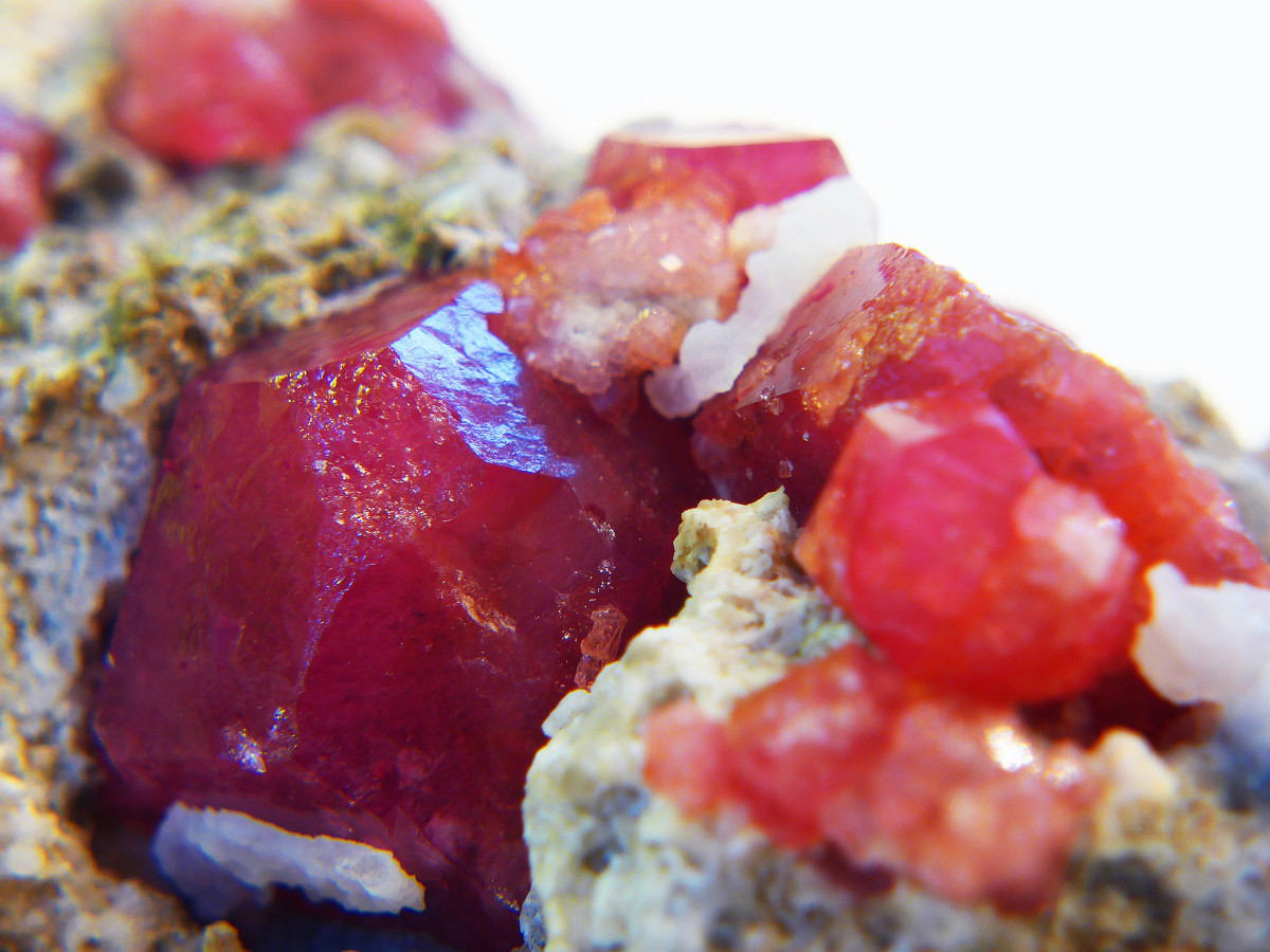 石榴石是一种提升水晶。