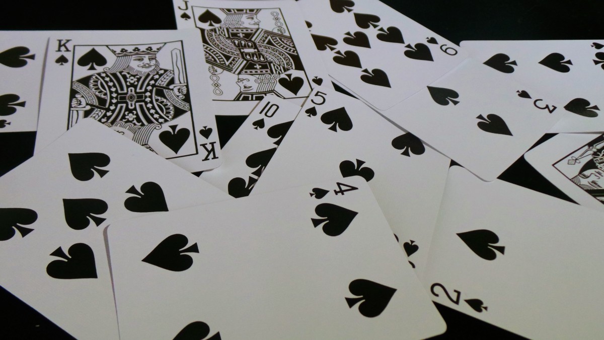 塔罗牌使用扑克牌时黑桃的解读。
