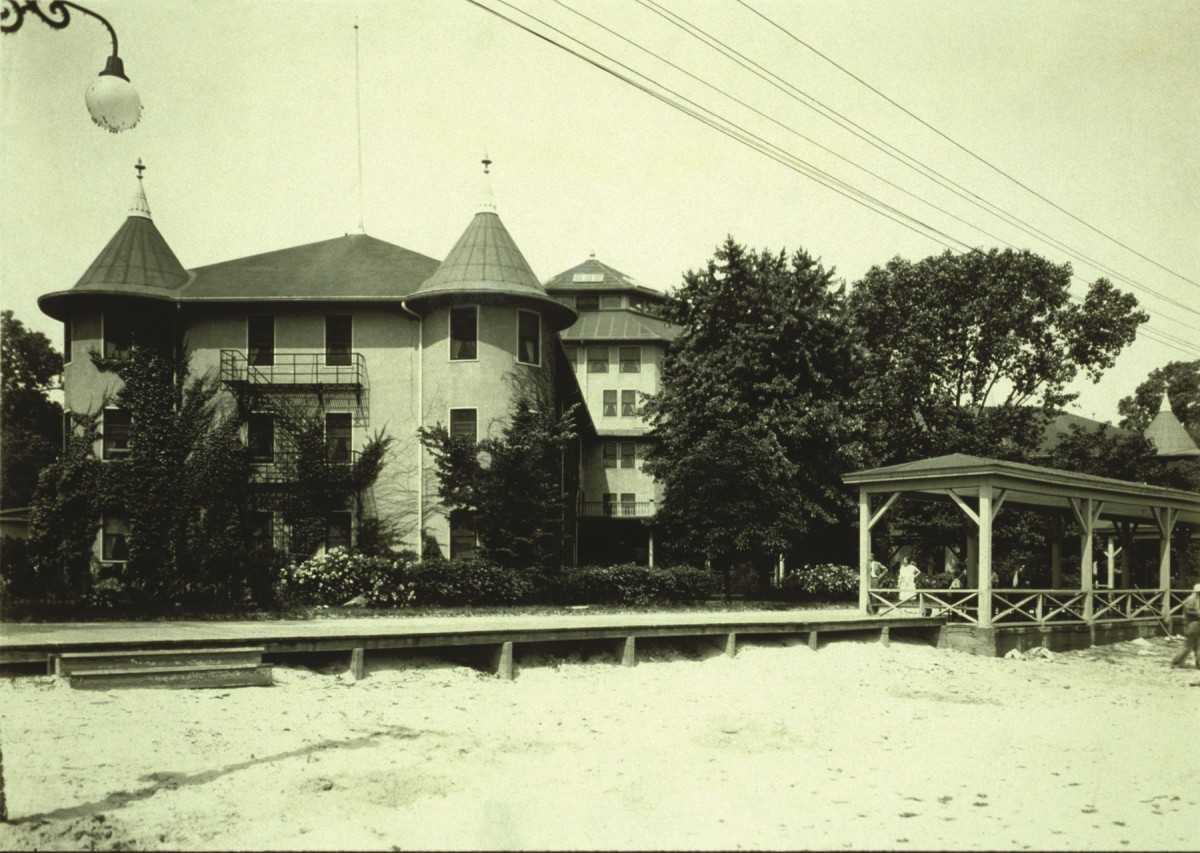 1905年的杉点酒店破坏者