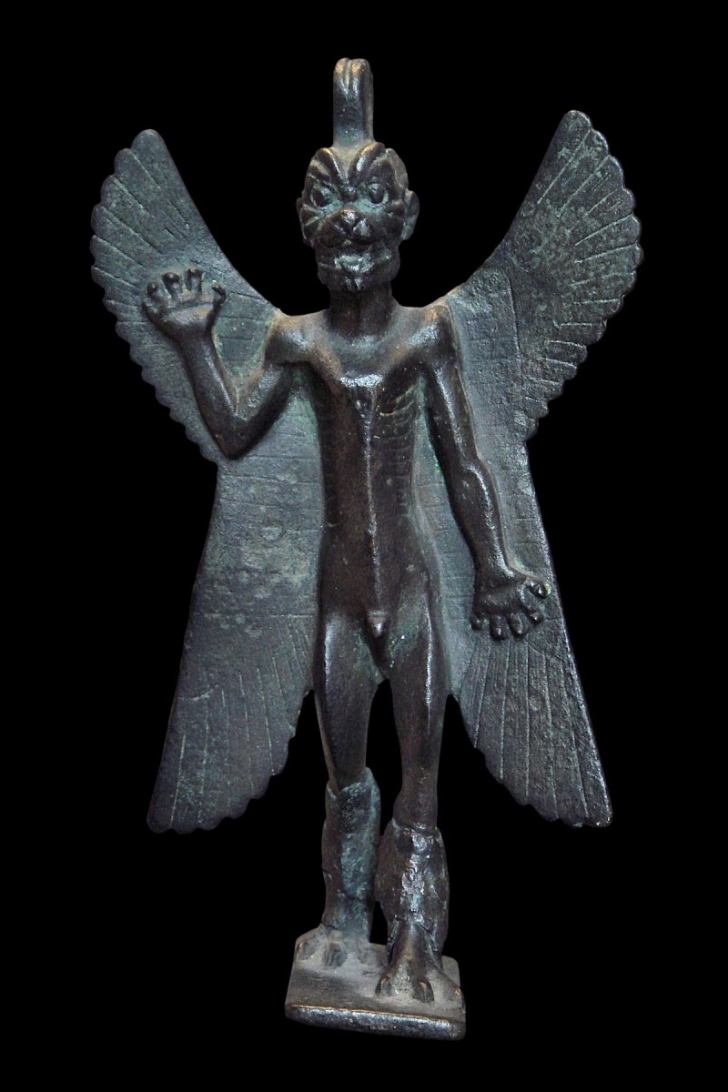 有人认为，蛾人是古代苏美尔人/亚述恶魔帕祖祖的现代转世。