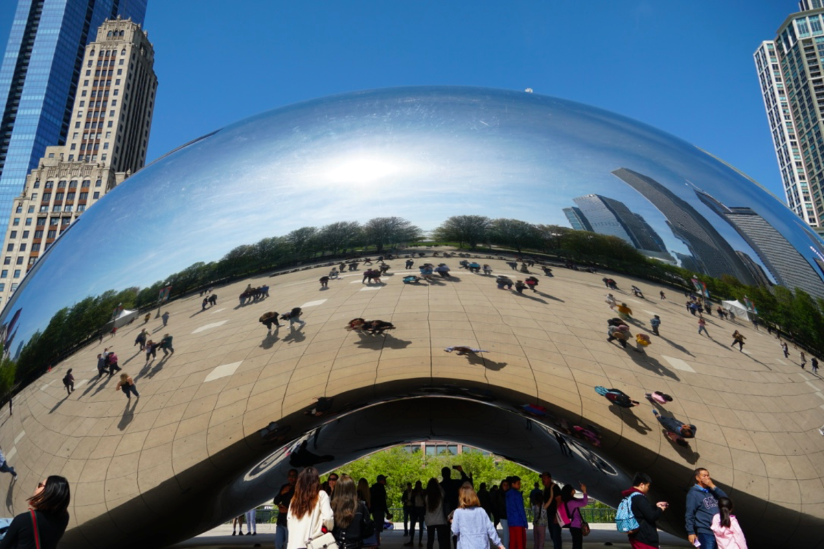visiting-cloud-gate-chicagos-iconic-bean