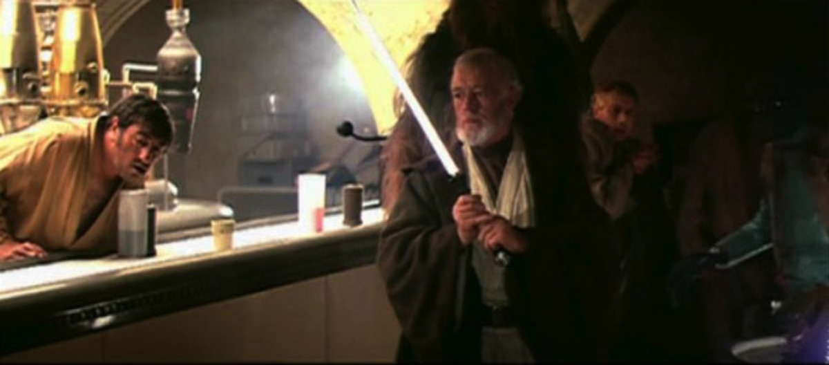 Obi-Wan disarms a thug in Episode 4