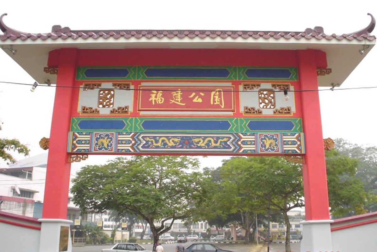 Hokkien Public Garden in Padungan has 5 pavilions to represent different regions of the Hokkien province in China.
