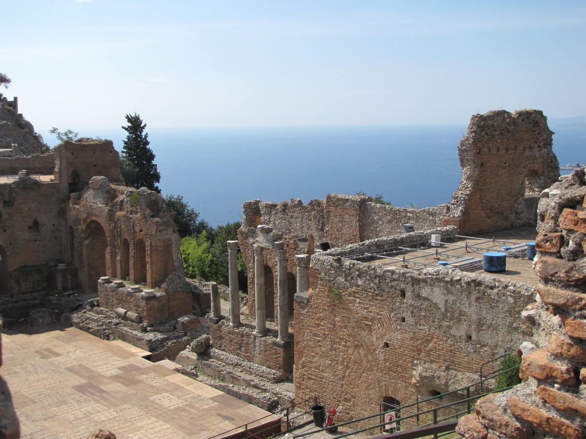 visiting-the-ancient-greek-theatre-taormina-sicily