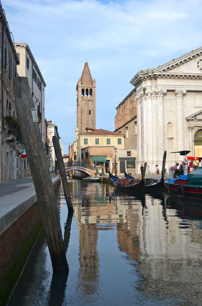 Rio San Barnaba, Venice. View from the Pugilist Bridge