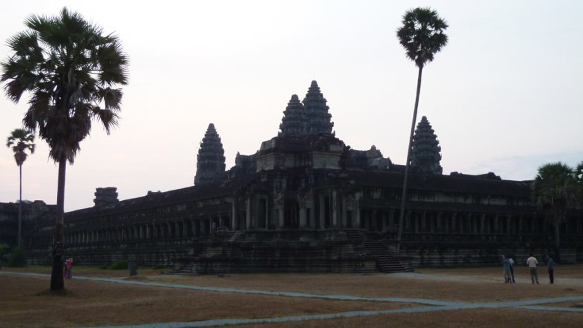 visiting-angkor-wat-and-surrounding-temples