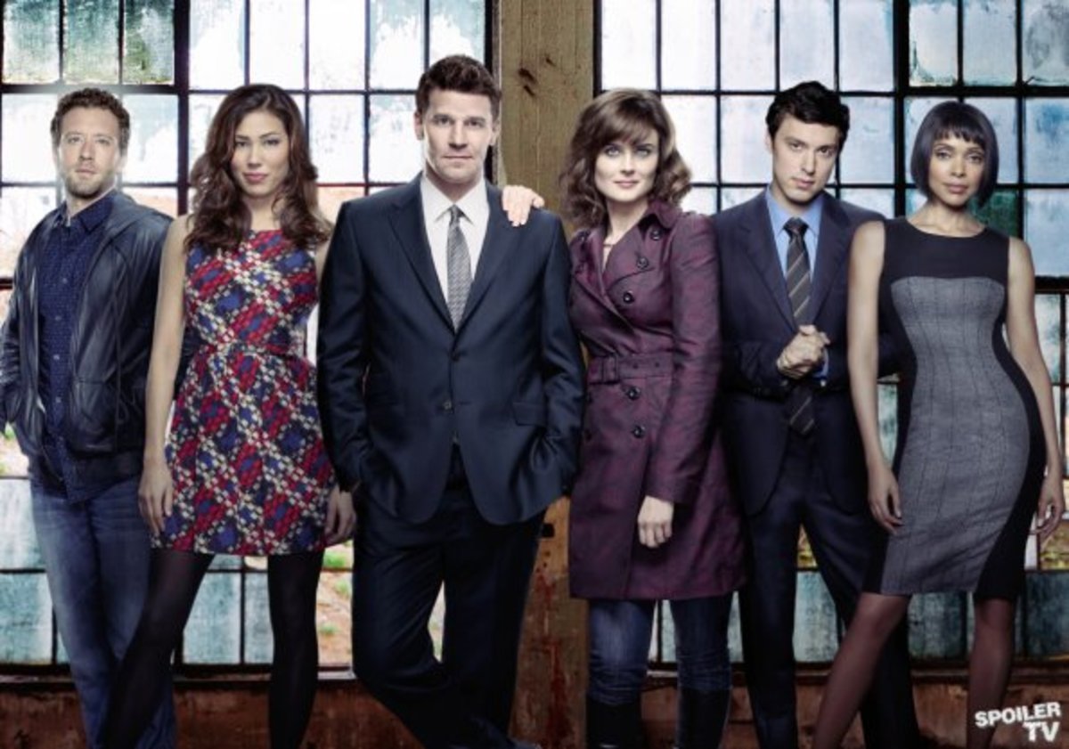 The season 8 cast photo.