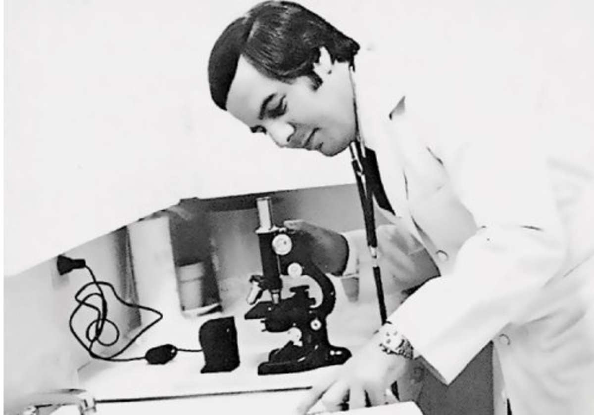 Frank Abagnale as a physician.
