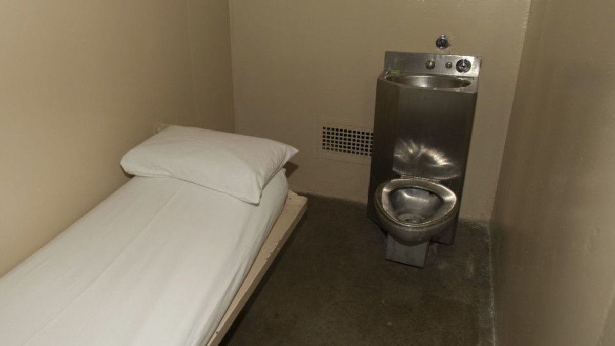 An average cell in an American prison