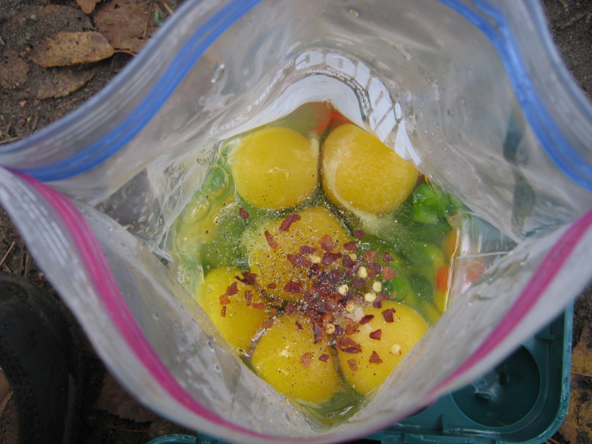 How to Cook an Omelet in a Freezer Bag for an Easy Camping Breakfast