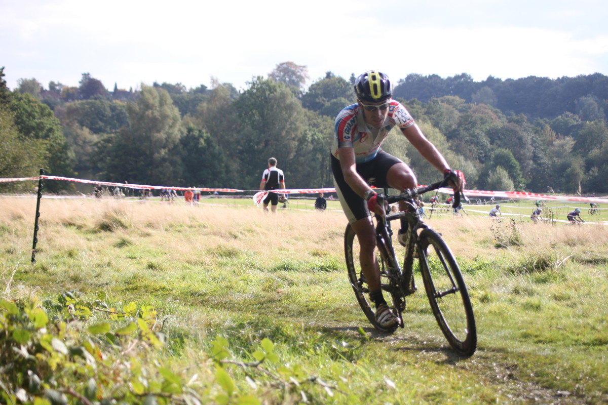 The Best Cyclocross Clincher Tires for Dry Conditions