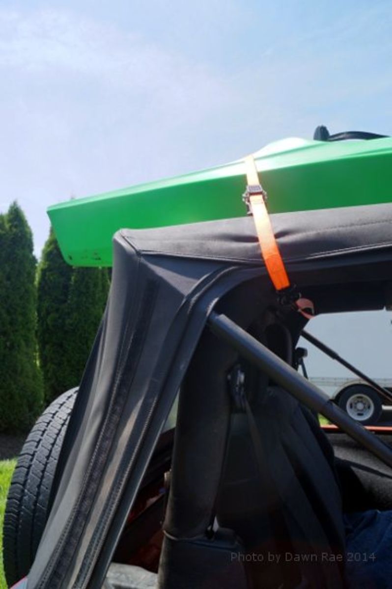 how-to-strap-a-kayak-to-a-softtop-jeep-for-transport