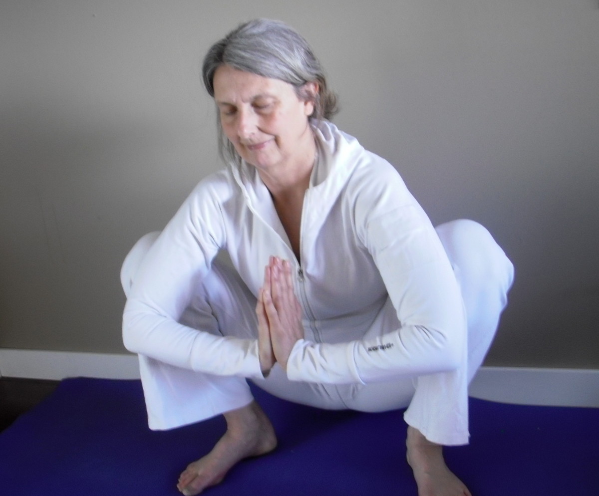 prenatal-yoga-poses