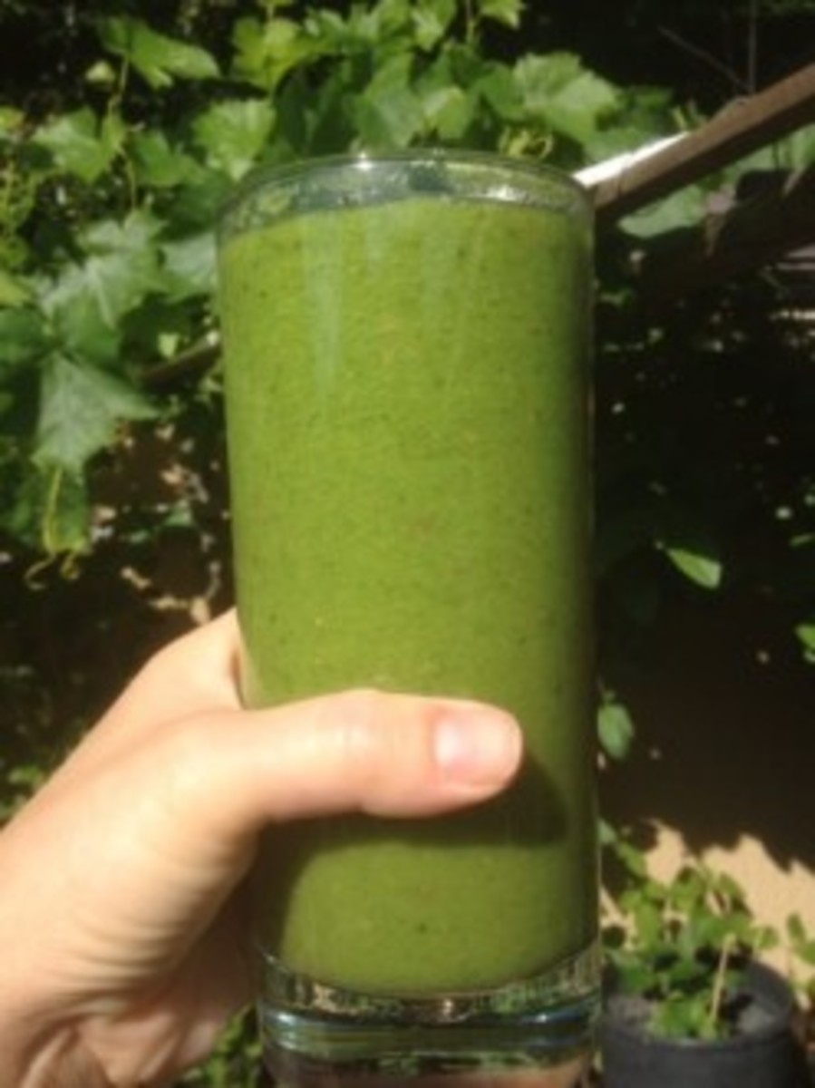 Green smoothies are packed with nutrients to keep you full longer. 