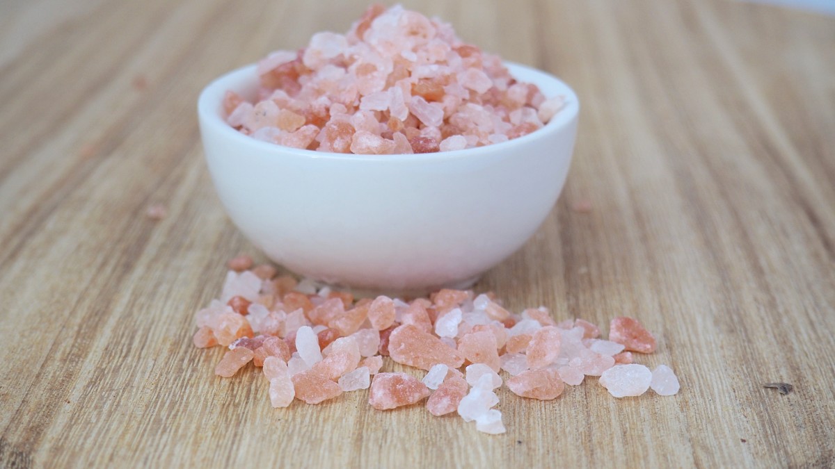 Himalayan salt with its beautiful pink microorganisms!