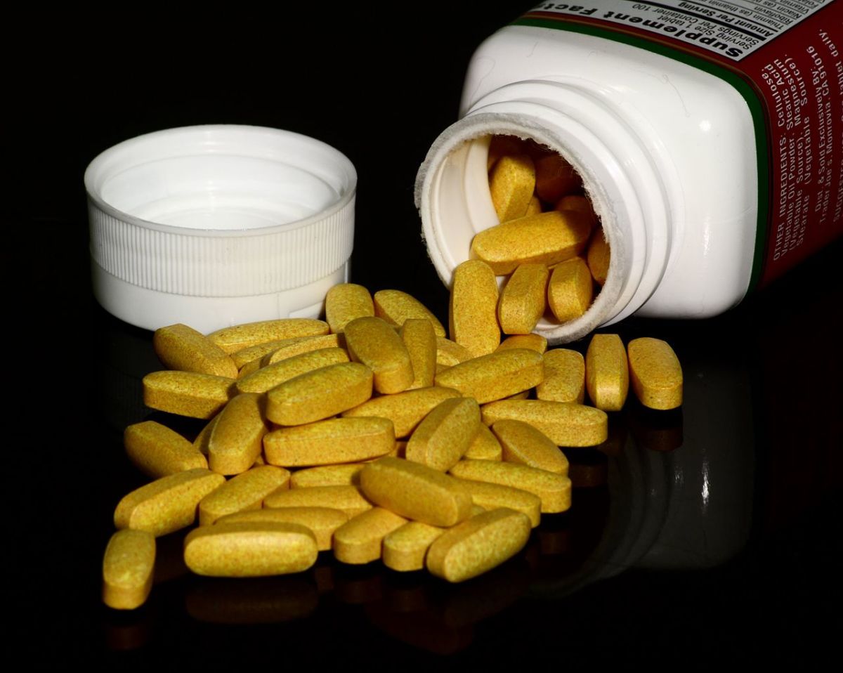 Multivitamin tablets are a quick and easy source of vitamins and minerals that might be lacking in your daily diet.
