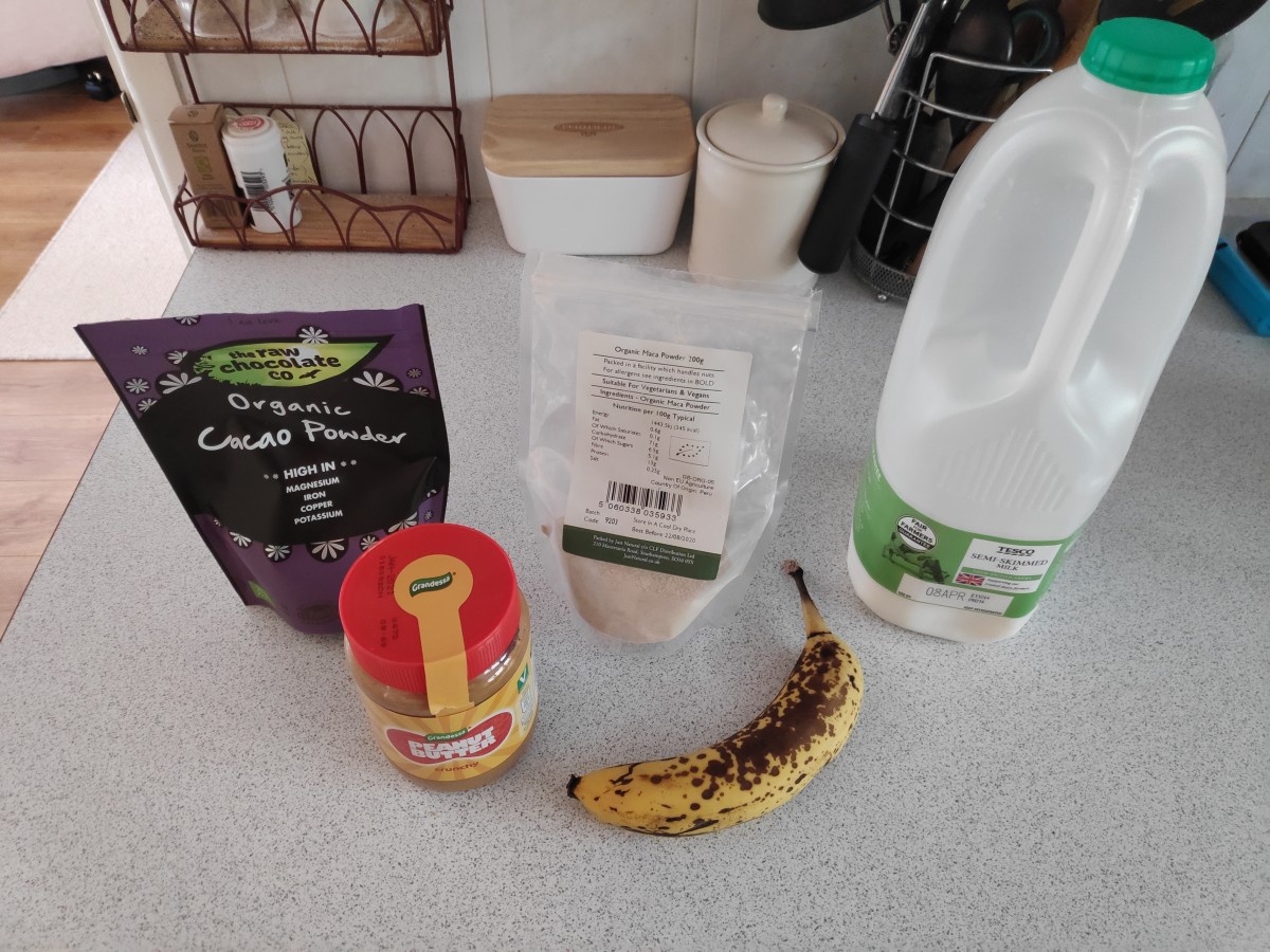 Cacao and Maca Powder Smoothie Ingredients