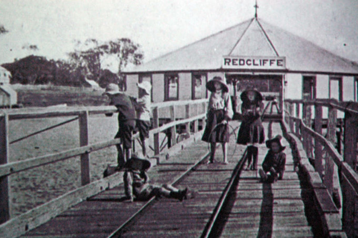 Memories of Redcliffe An Essay and History LetterPile