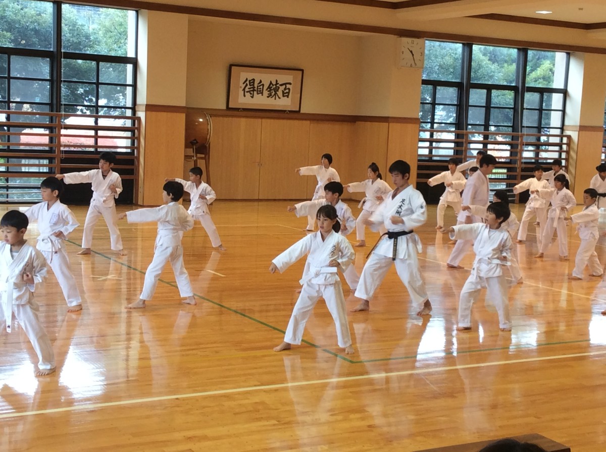 what-i-learned-from-watching-my-daughters-first-karate-lesson