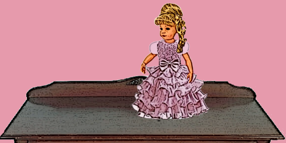 Miss Livingston looked beautiful in her new pink ball gown that was more fitting and elegant than the sleeping gown she once wore, and her owner believed that doll had actually started smiling a bigger smile.